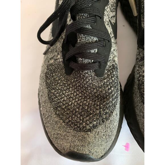 Nike Epic React Fly Knit Women's 8.5 Gray with Black Sneakers - Picture 8 of 10